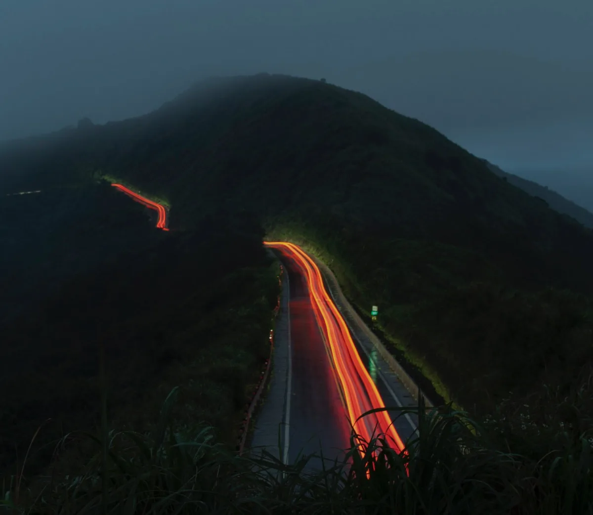 走過了不厭亭，就抵達寂寞公路