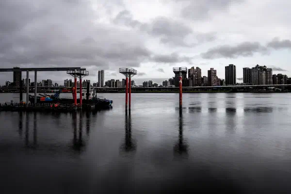 颱風璨樹來臨前的大稻埕